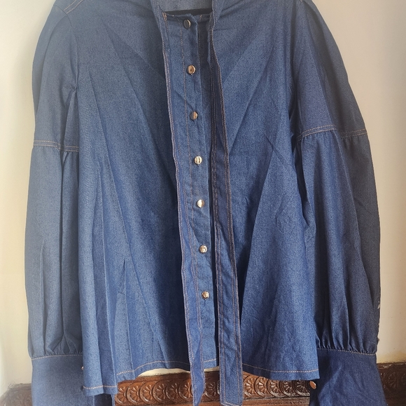 NWOT Dark Cotton Denim Shirt w/Exaggerated Sleeves with Bow- size 2x - Picture 2 of 8